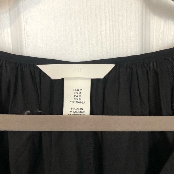 Black loose-fitting H&M dress - Picture 2 of 3